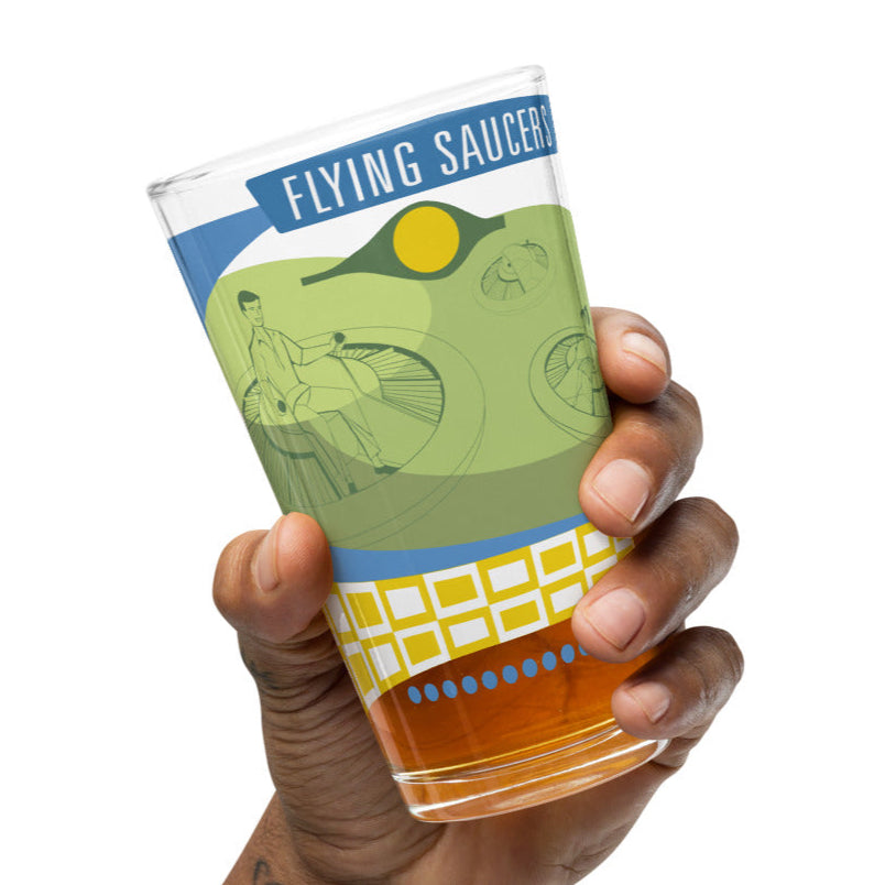 FLYING SAUCERS scene Pint Glass