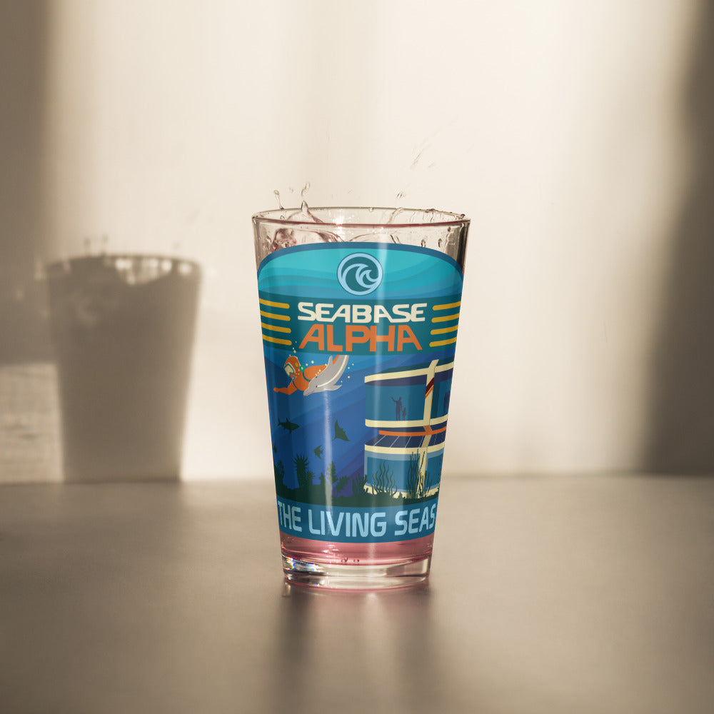 THE LIVING SEAS explore Pint Glass