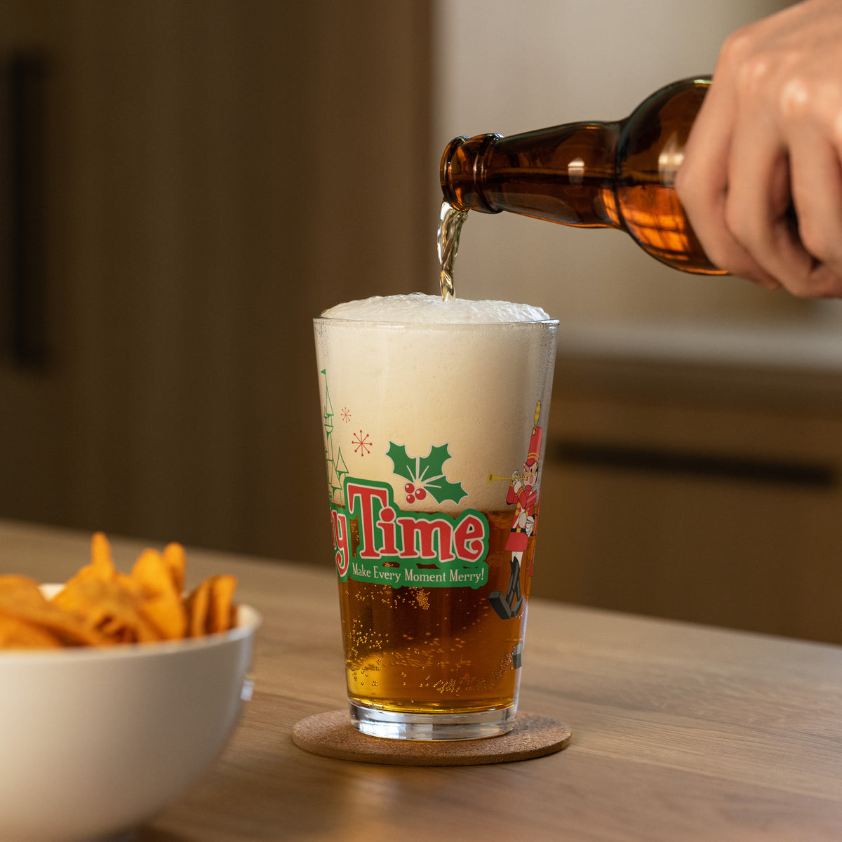 DL HOLIDAY TIME toy soldiers Pint Glass
