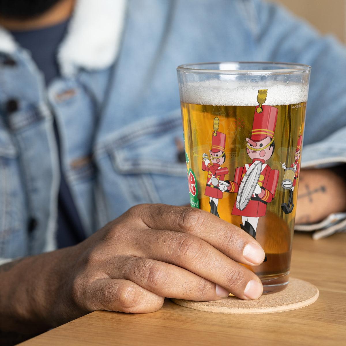 DL HOLIDAY TIME toy soldiers Pint Glass